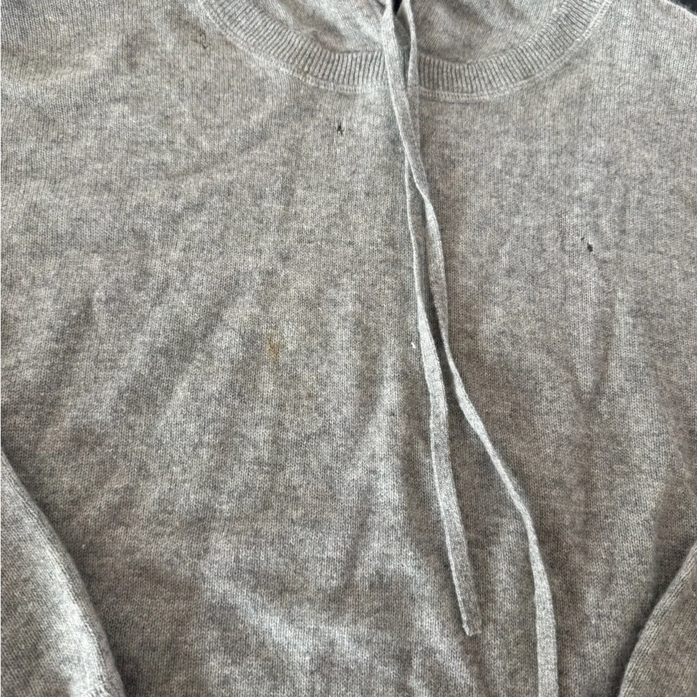 Gray Men's Lord & Taylor Cashmere Sweater - Picture 5 of 8